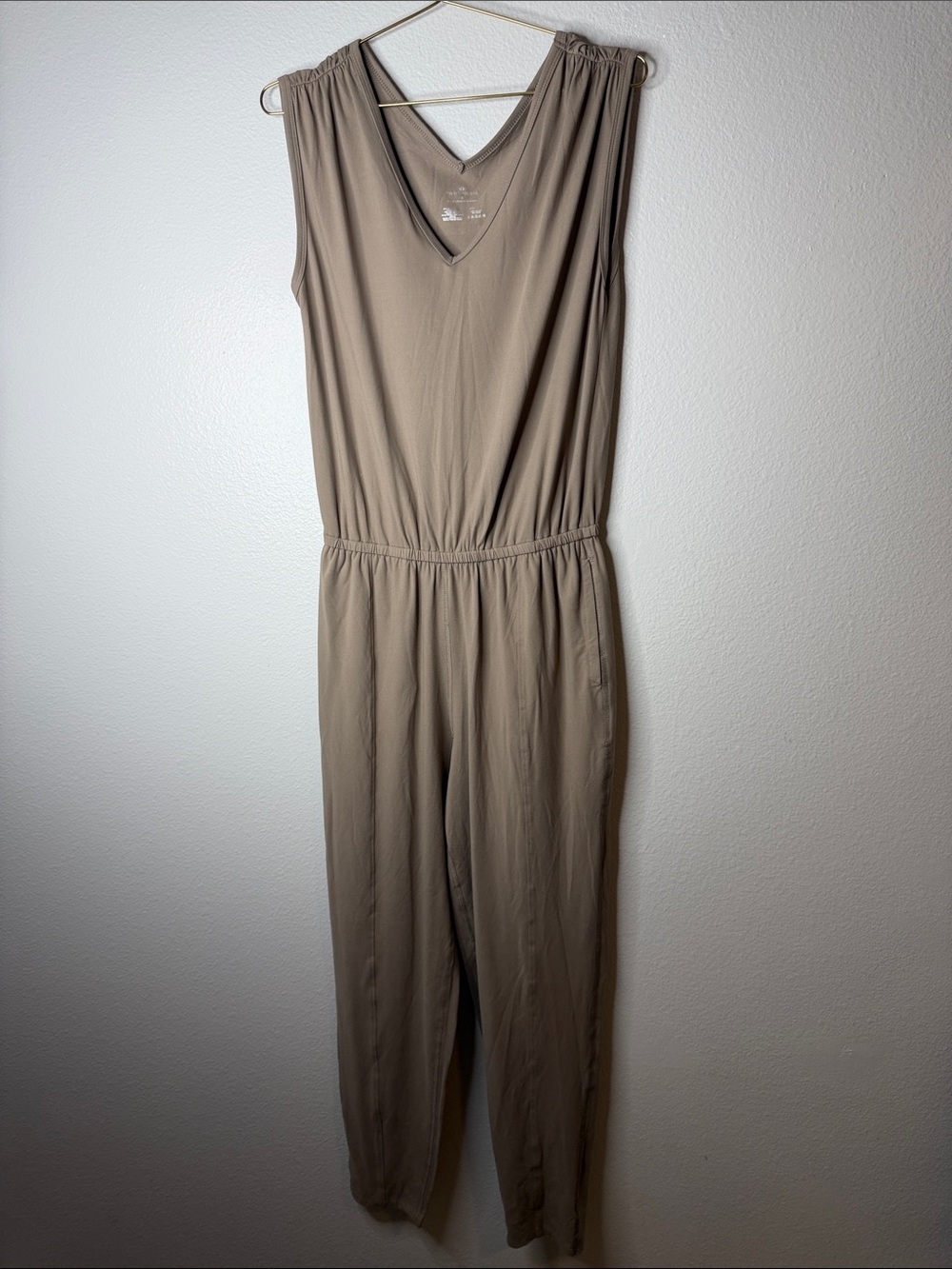 Thrive Societe Taupe Jumpsuit NWOT’s sz small